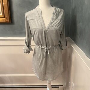 Beachy vibe grey dress by SABO in Size 4 . Dress it up with heels or down.